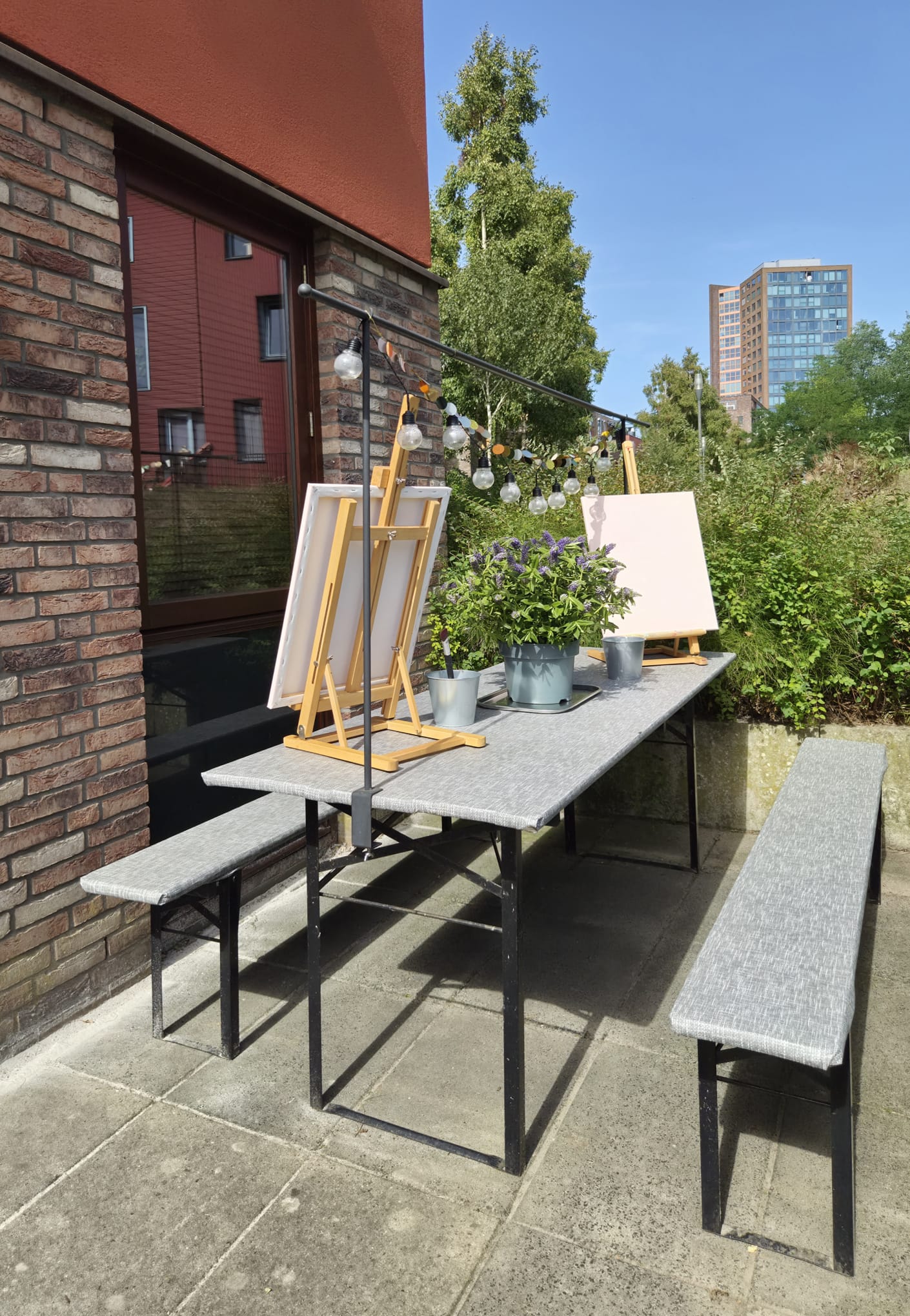 Carla Emmen - Buiten atelier